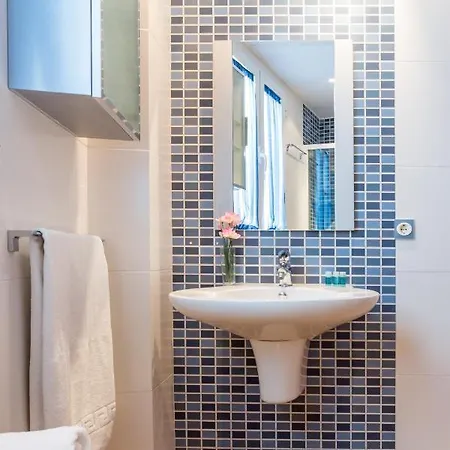 Travel Habitat Jardines Rio Turia. Apartment Valencia