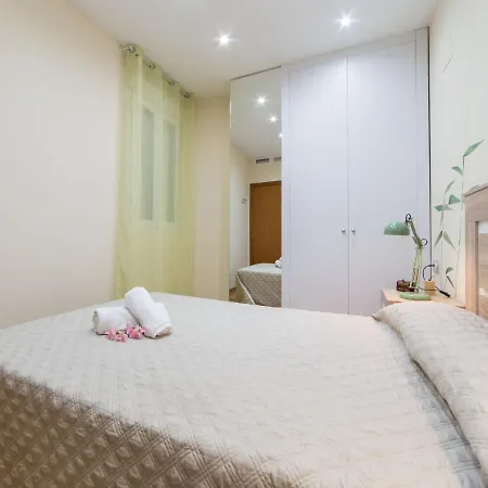 Travel Habitat Jardines Rio Turia. Apartment Valencia